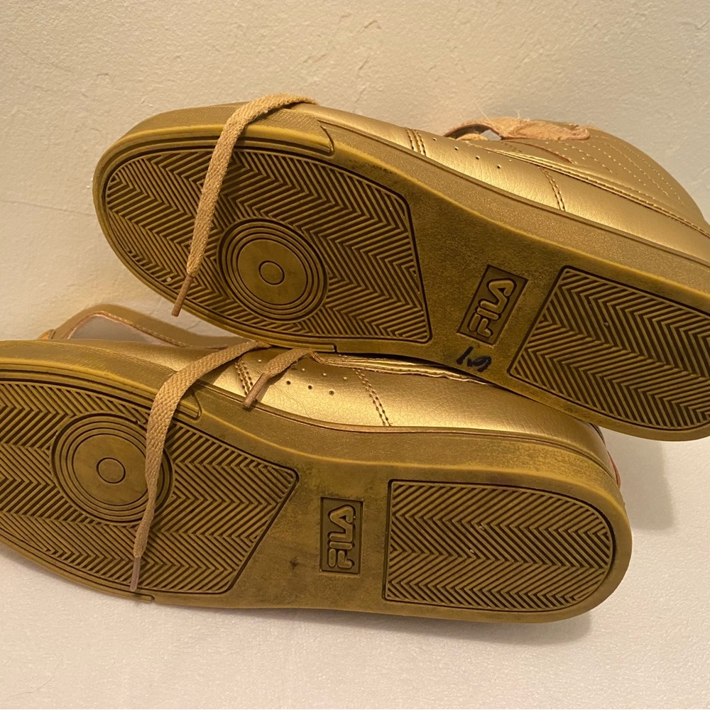 Unisex gold high top Fila sneakers - Picture 11 of 11